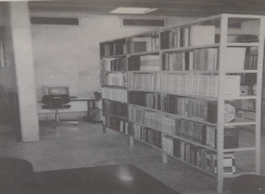 Foto Acervo da Biblioteca Organizado