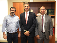 O advogado Daniel Achutti, o desembargador André Gustavo Corrêa de Andrade e o coordenador do curso André Tredinick