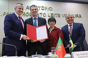 Ao final do evento foi assinado um convênio entre a EMERJ e a Universidade Autônoma de Lisboa