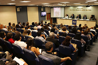 A palestra aconteceu no auditório Desembargador Paulo Roberto Leite Ventura